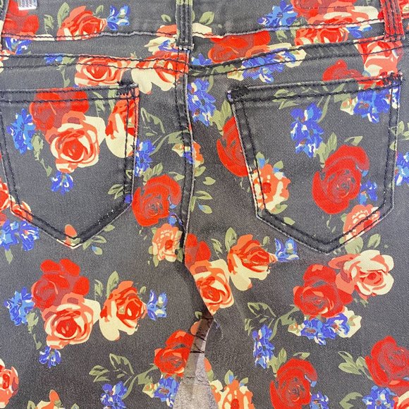Hot Kiss Floral Capri - Picture 3 of 7